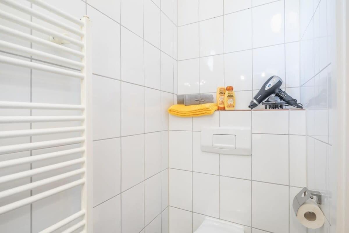 Beautiful 2 Bedroom Apartment Incl Parking Hamburg Exterior photo